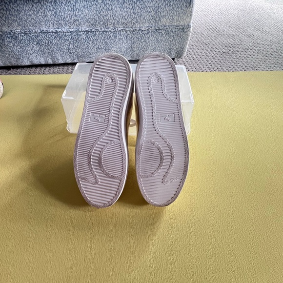 Sole Bliss Sneaker: Gold with Khaki Star. Easy Slip on and Zip up. Size 40. - Picture 7 of 8